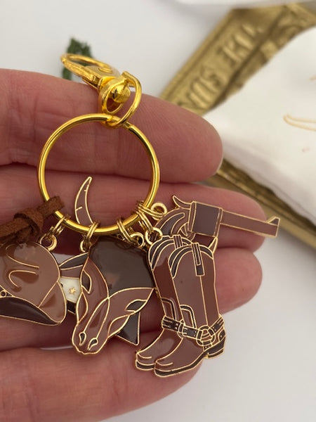 Porte-clés rodéo country, porte-clés fille country, breloque tête boeuf, pendentif bottes et foulard western, cadeau danseuse de country