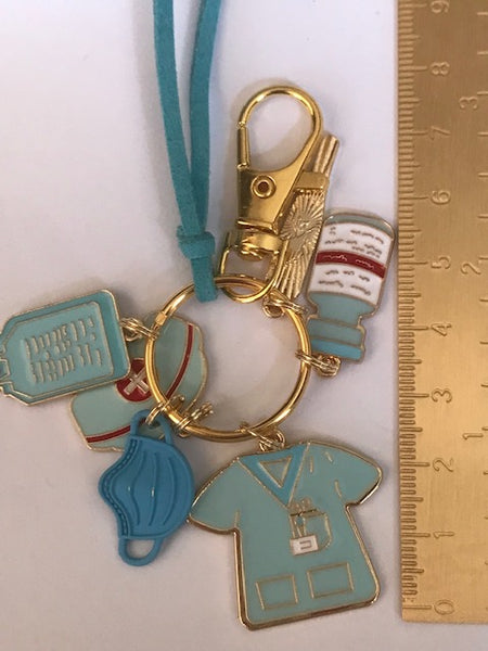 Porte-clés élégant thème infirmière, breloque tenue infirmière, cadeau pour femme infirmière, sage-femme, charms masque thermomètre
