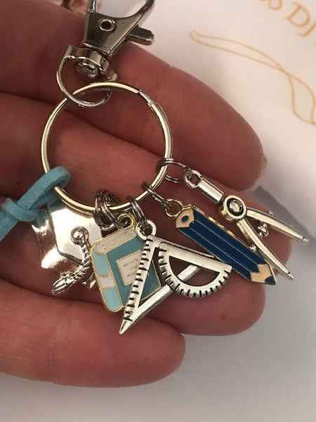 Porte clés diplôme de fin d'études, porte clés école, cadeau pour étudiant, cadeau pour école équerre crayon, pendentif crayon compas