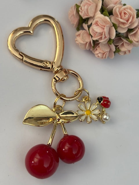 Charms cerises, charms pour sac cerise et coccinelle, cadeau pour femme charms chance, cerises charms, breloque fruits été