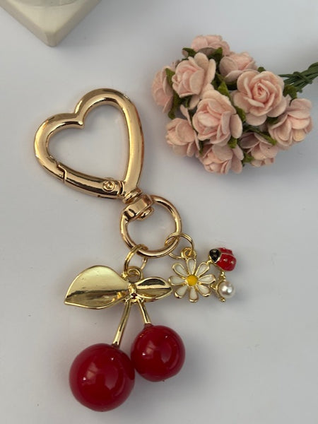Charms cerises, charms pour sac cerise et coccinelle, cadeau pour femme charms chance, cerises charms, breloque fruits été
