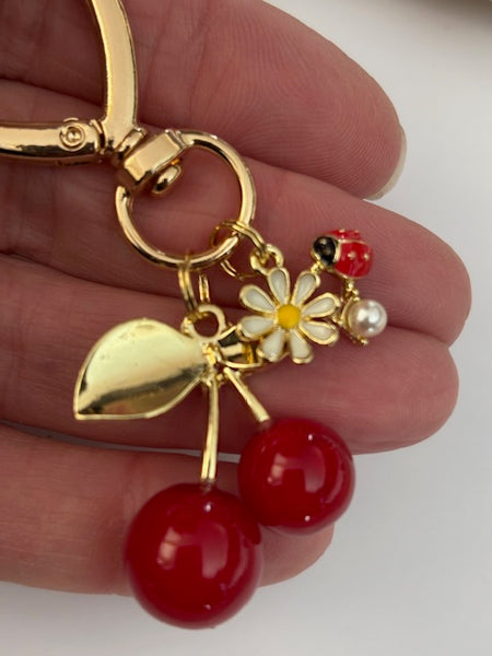 Charms cerises, charms pour sac cerise et coccinelle, cadeau pour femme charms chance, cerises charms, breloque fruits été