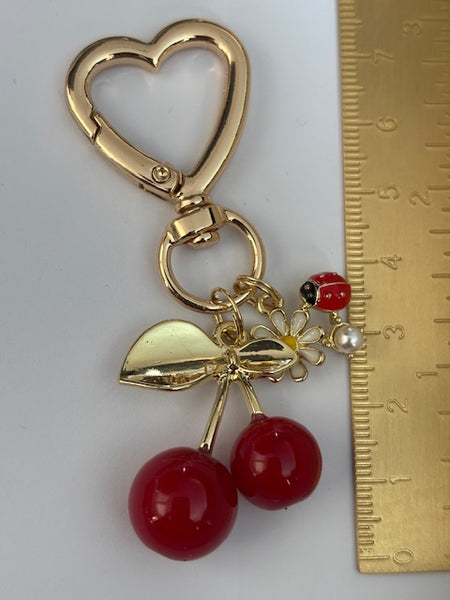 Charms cerises, charms pour sac cerise et coccinelle, cadeau pour femme charms chance, cerises charms, breloque fruits été