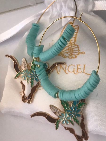 Boucles d'oreille créoles tête de buffle, cadeau pour femme bohème, breloque tête de buffle sur anneau doré, créoles et pendentif bohème