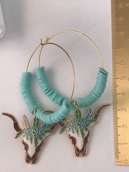 Boucles d'oreille créoles tête de buffle, cadeau pour femme bohème, breloque tête de buffle sur anneau doré, créoles et pendentif bohème