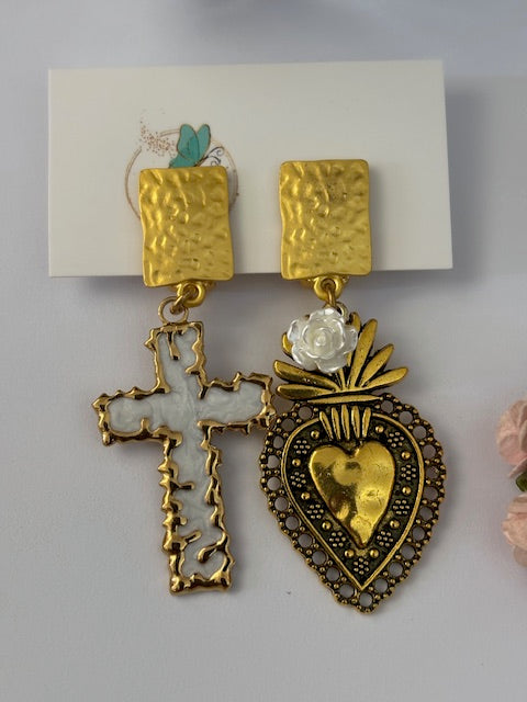 Boucles d'oreilles ex voto, boucles d'oreille coeur sacré, breloque croix et coeur sacré, pendentif ex voto, cadeau religieux cérémonie