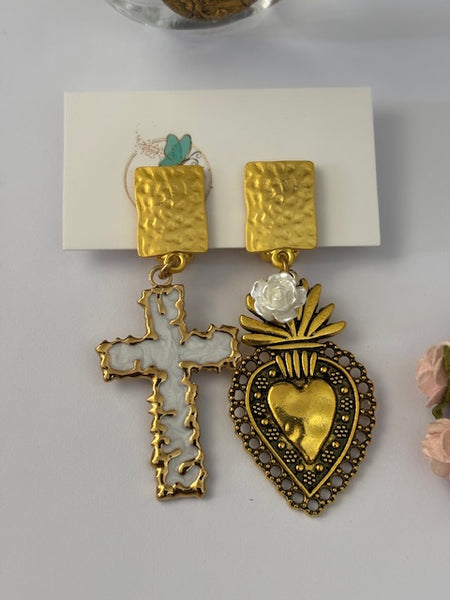 Boucles d'oreilles ex voto, boucles d'oreille coeur sacré, breloque croix et coeur sacré, pendentif ex voto, cadeau religieux cérémonie