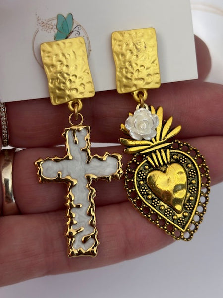 Boucles d'oreilles ex voto, boucles d'oreille coeur sacré, breloque croix et coeur sacré, pendentif ex voto, cadeau religieux cérémonie