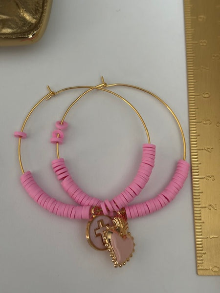 Boucles d'oreilles créoles ex voto, créoles asymétriques ex voto, boucles d'oreilles religieuses, breloque médaille croix et coeur sacré