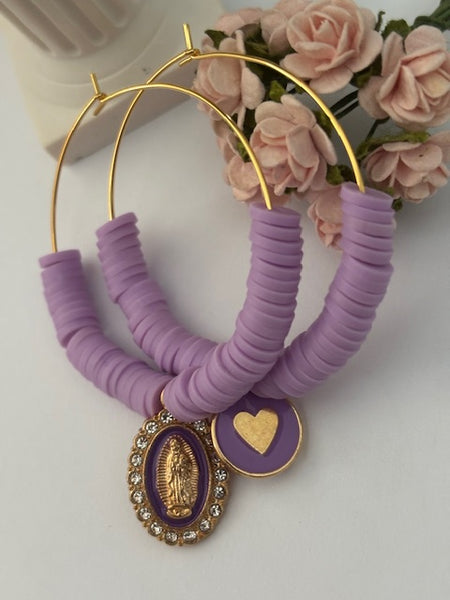 Boucles d'oreilles créoles ex voto, créoles asymétriques, boucles d'oreilles religieuses, breloque médaille coeur sacré et médaille Vierge