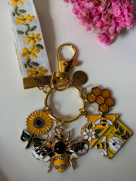 Porte clés apicultrice, porte clé abeilles, cadeau pour apicultrice, breloques abeille fleur miel ruche, pendentif abeille