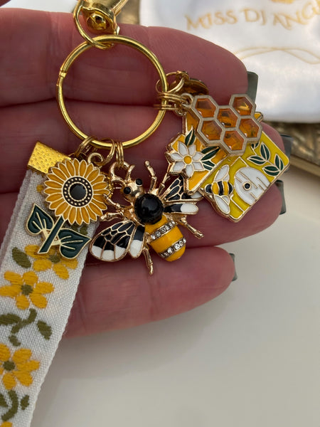 Porte clés apicultrice, porte clé abeilles, cadeau pour apicultrice, breloques abeille fleur miel ruche, pendentif abeille