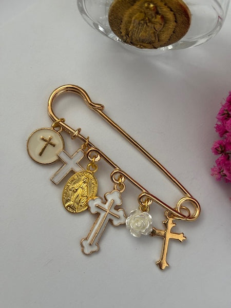 Broche ex voto, broche croix médaille religieuse, cadeau pour maman croix, cadeau pour femme croix, breloque croix blanche