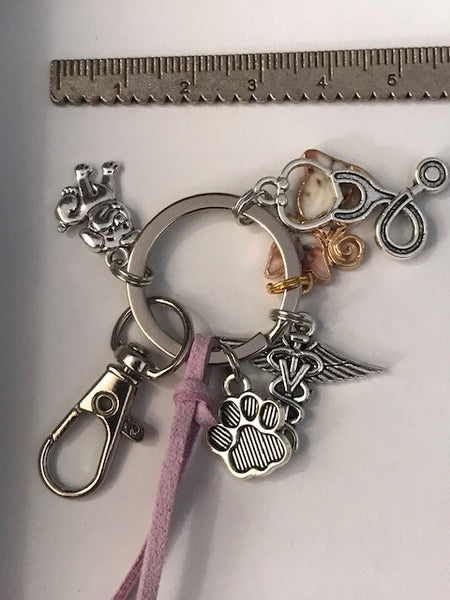 Porte-clés vétérinaire, breloque chat chien, caducée ailé sur bijou de sac, cadeau pour vétérinaire.