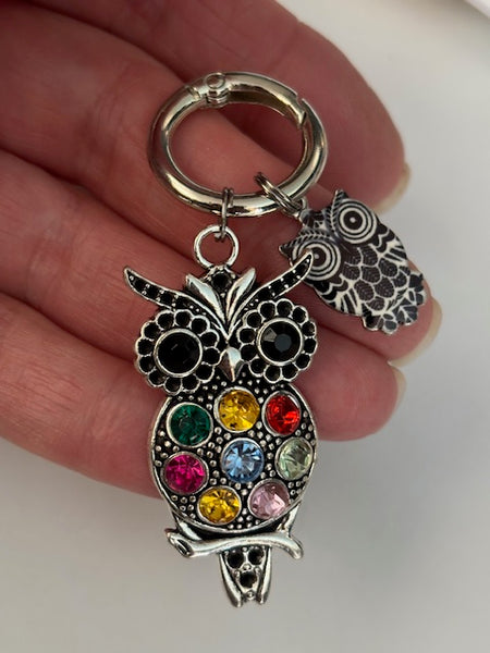 Porte clés chouette, cadeau pour femme chouette, breloque oiseau porte clé, chouette en strass et émail pendentif