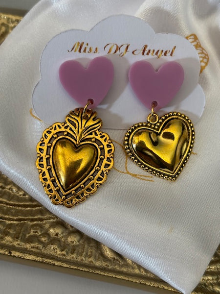 Boucles d'oreilles ex voto asymétriques, puces d'oreilles coeur et ex voto