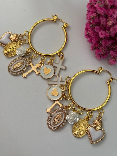 Boucles d'oreilles créoles médailles religieuses, créoles croix et coeur sacré, cadeau pour femme religion, pendentif Vierge Marie