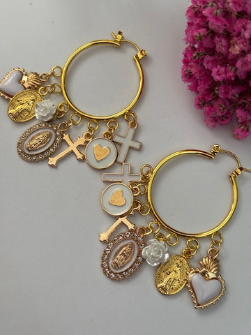 Boucles d'oreilles créoles médailles religieuses, créoles croix et coeur sacré, cadeau pour femme religion, pendentif Vierge Marie
