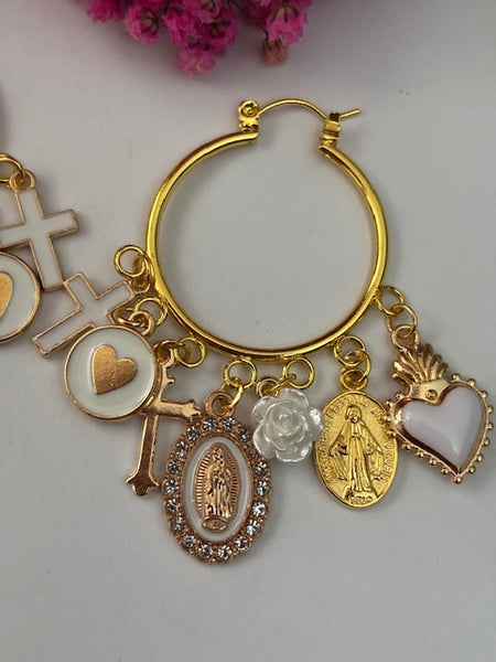 Boucles d'oreilles créoles médailles religieuses, créoles croix et coeur sacré, cadeau pour femme religion, pendentif Vierge Marie