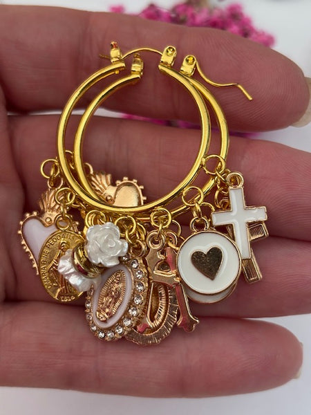 Boucles d'oreilles créoles médailles religieuses, créoles croix et coeur sacré, cadeau pour femme religion, pendentif Vierge Marie