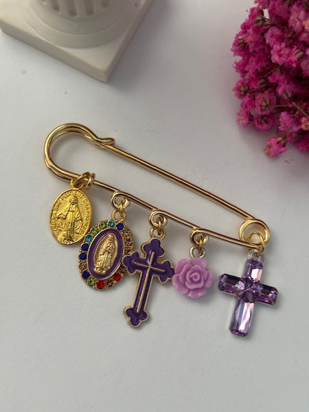 Broche ex voto, broche croix médaille religieuse, cadeau pour maman croix, cadeau pour femme croix, breloque croix violet