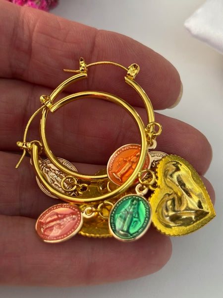 Boucles d'oreille créoles ex voto, créoles médailles religieuses, boucles d'oreilles religieuses, breloque coeur médailles miraculeuses