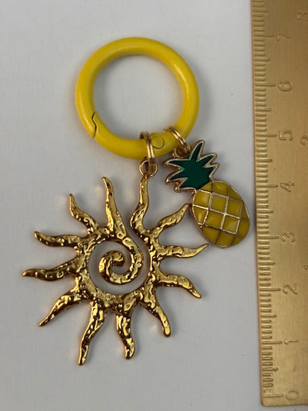 Charms porte-clés soleil et fruit, breloque soleil ananas, cadeau fruit été femme, bijou de sac soleil, pendentifs ananas et soleil