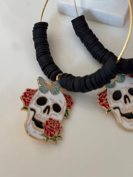 Boucles d'oreille créole tête de mort mexicaine, créoles perles et calavera noire, pendentif calavera kawaii, cadeau pour maman calavera