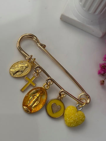 Broche ex voto, broche médaille religieuse, broche épingle porte bonheur, croix et vierge miraculeuse fait main avec amour.