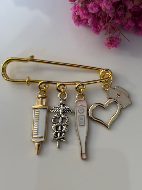 Broche infirmière, cadeau pour infirmière, breloque caducée seringue, pendentif ambulance, cadeau pour maman coiffe d'infirmière