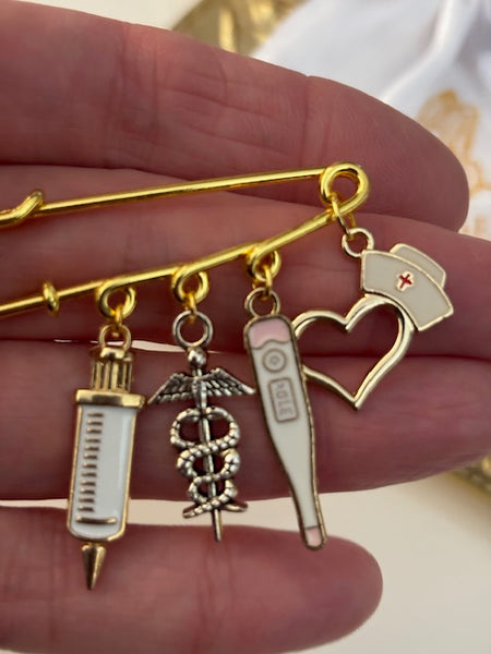 Broche infirmière, cadeau pour infirmière, breloque caducée seringue, pendentif ambulance, cadeau pour maman coiffe d'infirmière