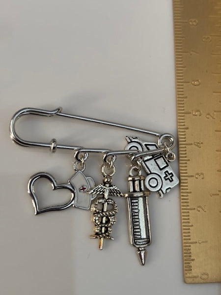 Broche infirmière, cadeau pour infirmière, breloque caducée seringue, pendentif ambulance, cadeau pour maman coiffe d'infirmière