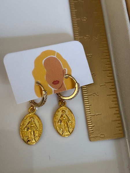 Boucles d'oreilles médailles Vierge Marie, créoles breloque Vierge Marie, boucles d'oreilles strass et pendentif religieux