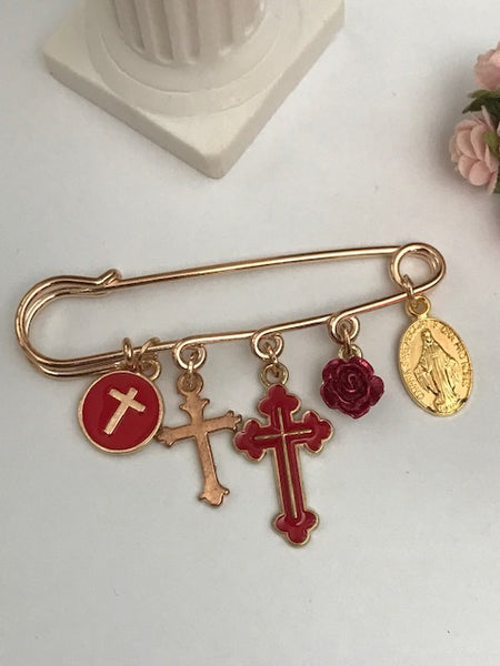 Broche ex voto, broche croix et médaille religieuse, breloque croix rose, cadeau pour femme croix, cadeau communion cérémonie fait main.