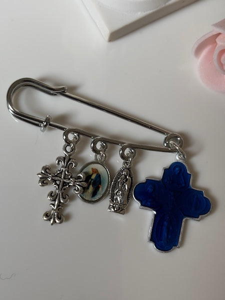 broche ex voto, broche épingle porte bonheur, croix et vierge miraculeuse fait main