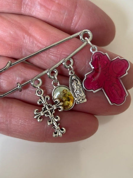 Broche ex voto, broche médaille religieuse, broche épingle porte bonheur, croix et vierge miraculeuse fait main, broche protection