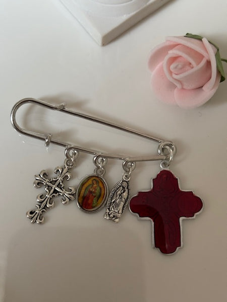 broche ex voto, broche épingle porte bonheur, croix et vierge miraculeuse fait main