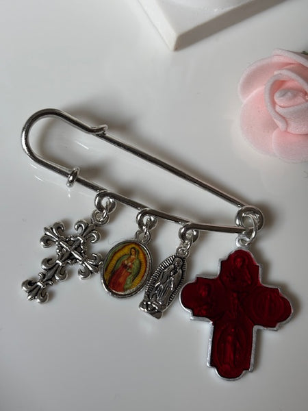 broche ex voto, broche épingle porte bonheur, croix et vierge miraculeuse fait main