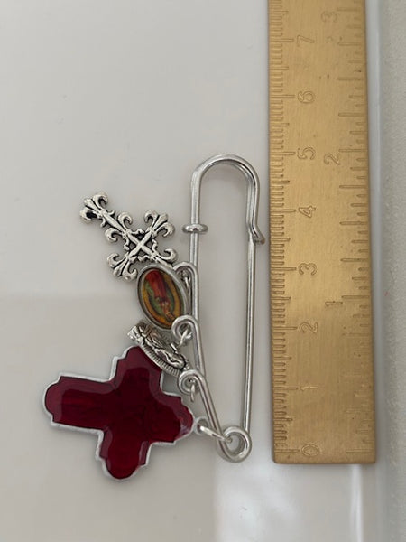 broche ex voto, broche épingle porte bonheur, croix et vierge miraculeuse fait main