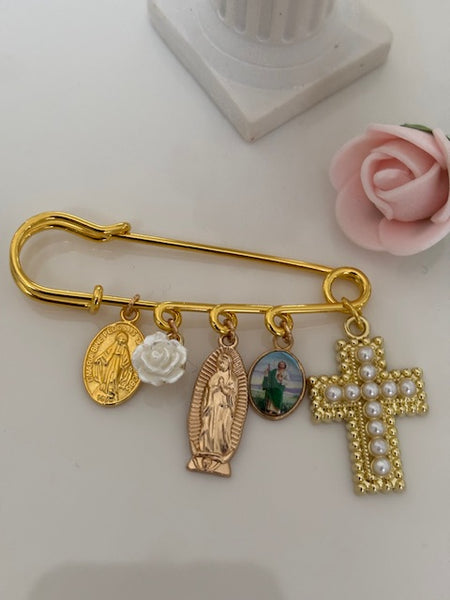 Broche ex voto, broche croix médaille religieuse, cadeau pour maman croix, cadeau pour femme croix, breloque croix rose blanche