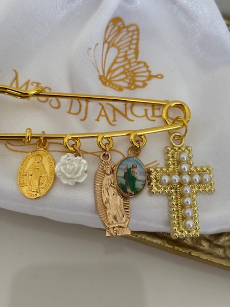 Broche ex voto, broche croix médaille religieuse, cadeau pour maman croix, cadeau pour femme croix, breloque croix rose blanche