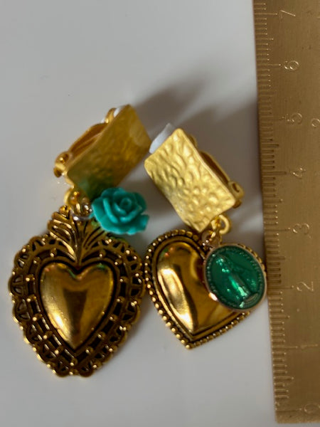 Boucles d'oreilles ex voto, boucles d'oreille coeur sacré, breloque coeur sacré, pendentif ex voto, cadeau religieux cérémonie.
