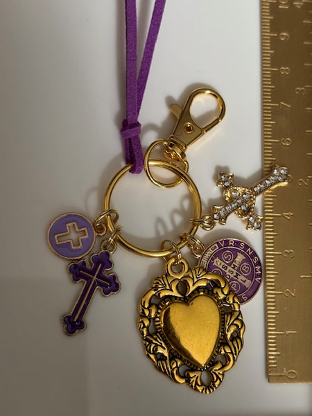 Porte-clés coeur sacré et croix, cadeau pour maman ex voto, breloque Saint Benoit, collection spéciale Saint Benoit