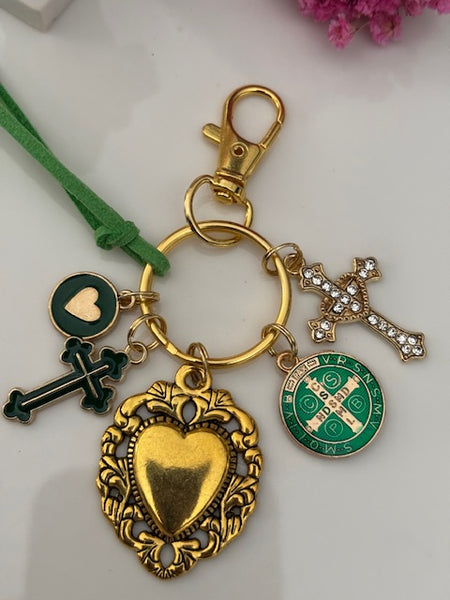 Porte-clés coeur sacré et croix, cadeau pour maman ex voto, breloque Saint Benoit, collection spéciale Saint Benoit