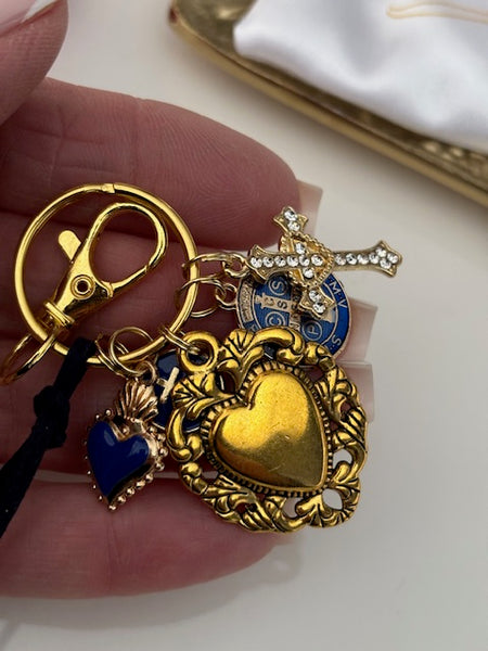 Porte-clés coeur sacré et croix, cadeau pour maman ex voto, breloque Saint Benoit, collection spéciale Saint Benoit