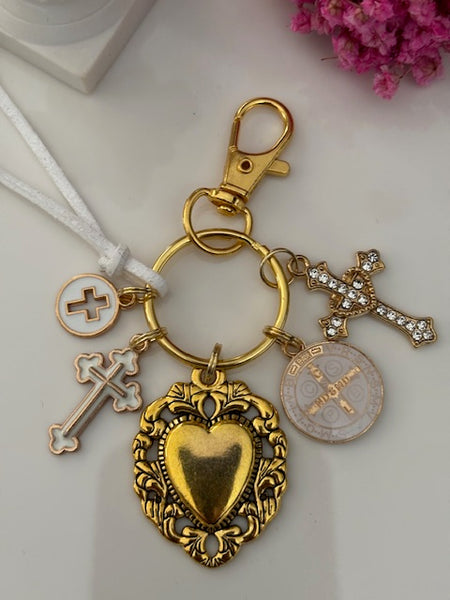 Porte-clés coeur sacré et croix, cadeau pour maman ex voto, breloque Saint Benoit, collection spéciale Saint Benoit