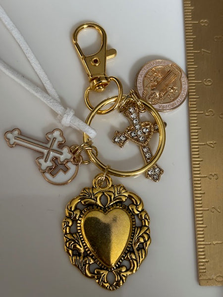 Porte-clés coeur sacré et croix, cadeau pour maman ex voto, breloque Saint Benoit, collection spéciale Saint Benoit