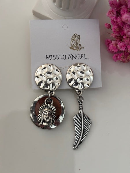 Clips d'oreilles tête d'indien et plume, cadeau zuni indien, breloque plume, pendentif tête d'indien, clips d'oreilles asymétriques