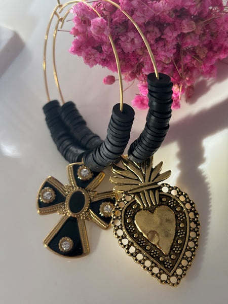 Boucles d'oreilles créoles ex voto, créoles asymétriques, boucles d'oreilles religieuses, breloque médaille coeur sacré et croix