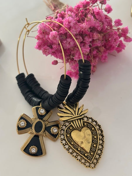 Boucles d'oreilles créoles ex voto, créoles asymétriques, boucles d'oreilles religieuses, breloque médaille coeur sacré et croix